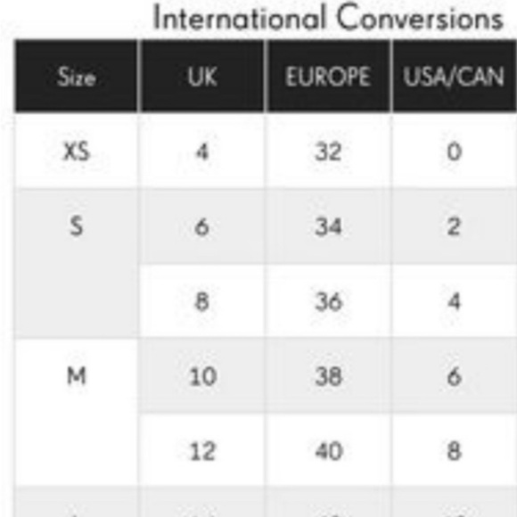 Distorted Jeans PRETTYLITTLE THING NWT - Picture 7 of 9